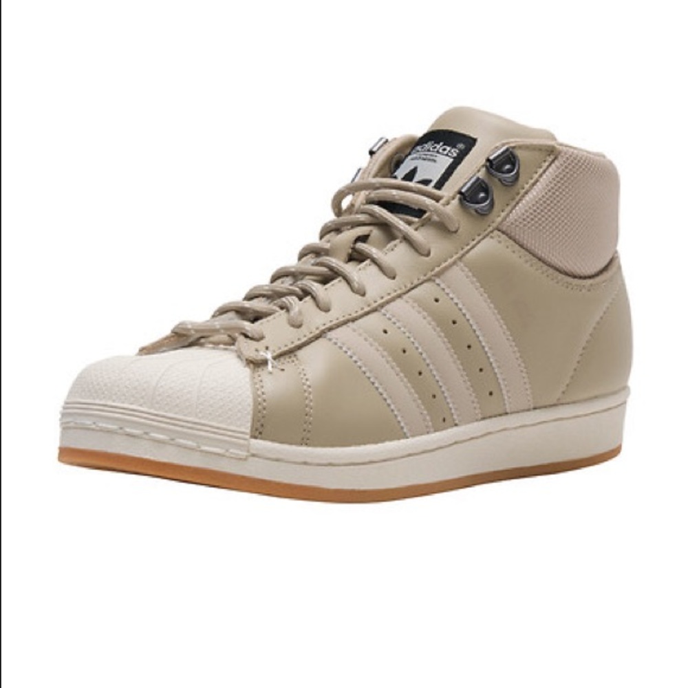 NWT ADIDAS PRO MODEL Beige-Khaki - women. size 6.5